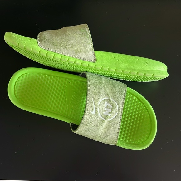 Nike Slides - Picture 9 of 11